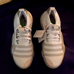 Adidas Men's Trae Basketball Sneakers White Silver 🆕